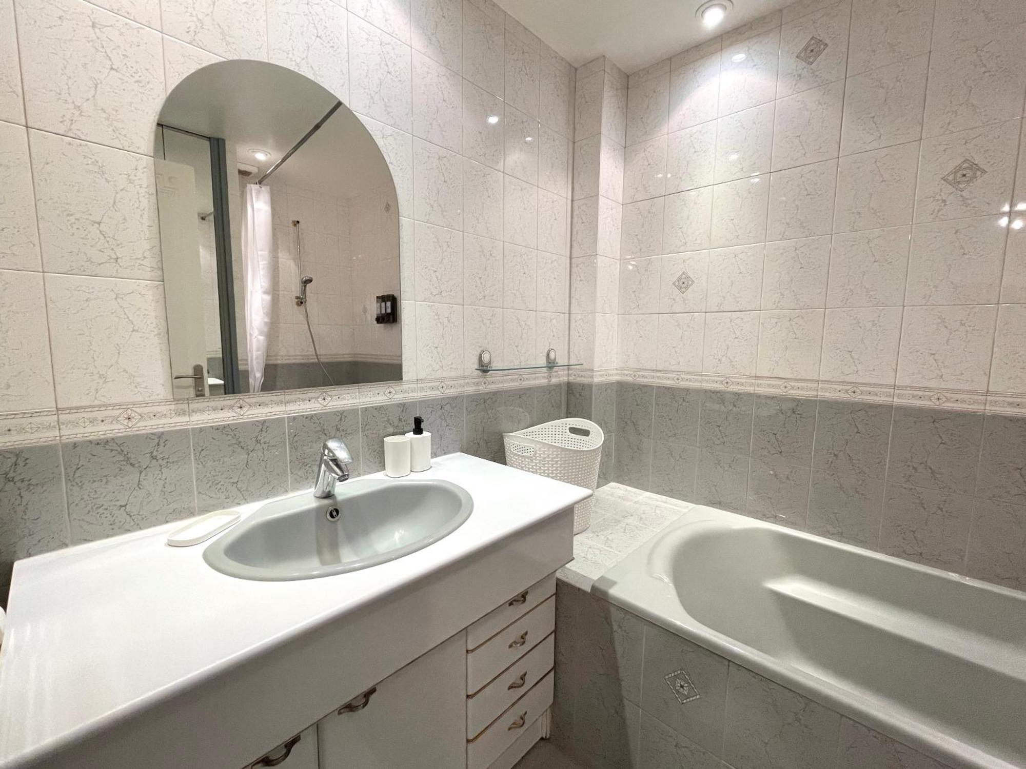 Appartement Confortable, Centre-Ville 特鲁瓦 外观 照片