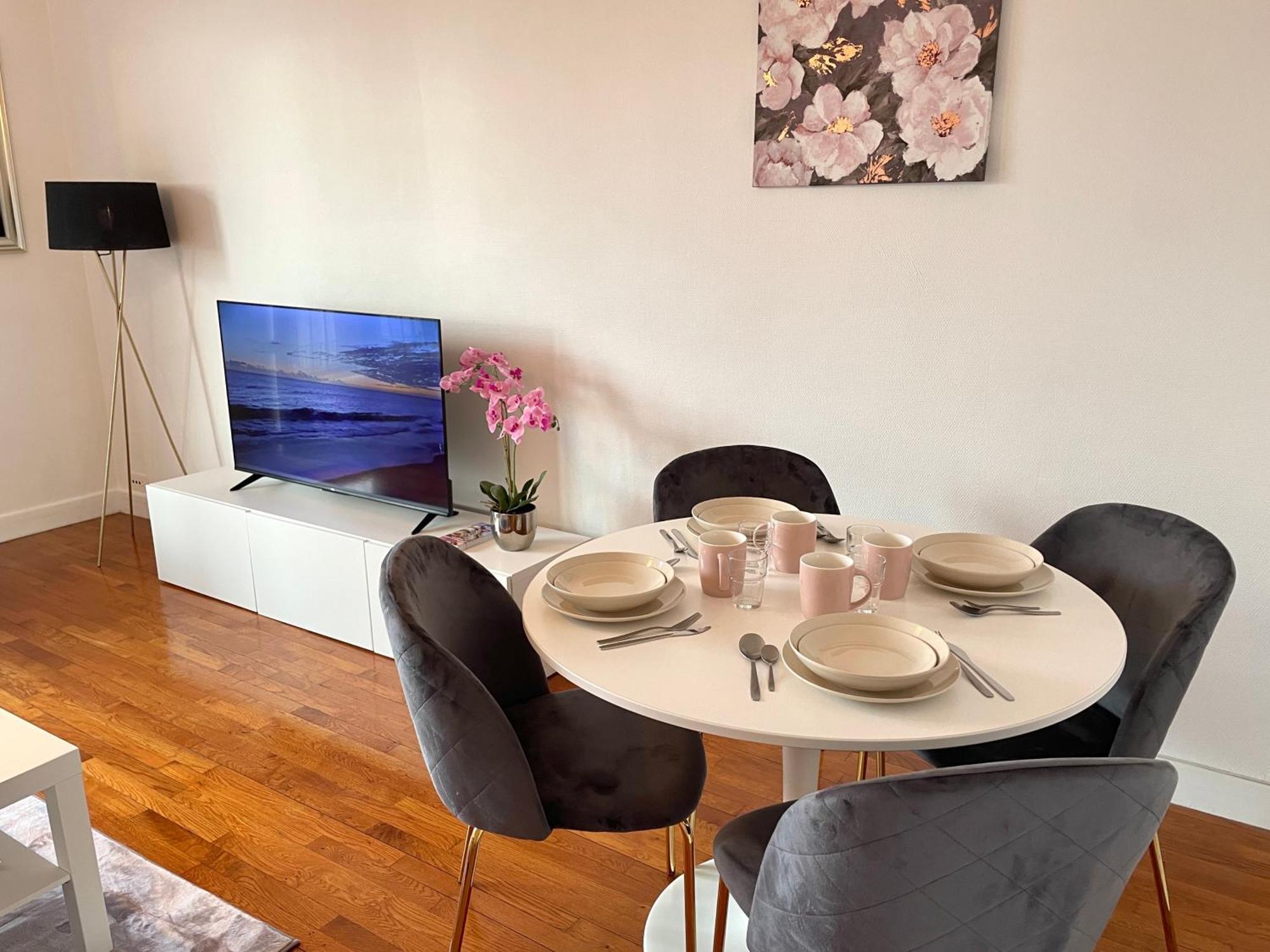 Appartement Confortable, Centre-Ville 特鲁瓦 外观 照片